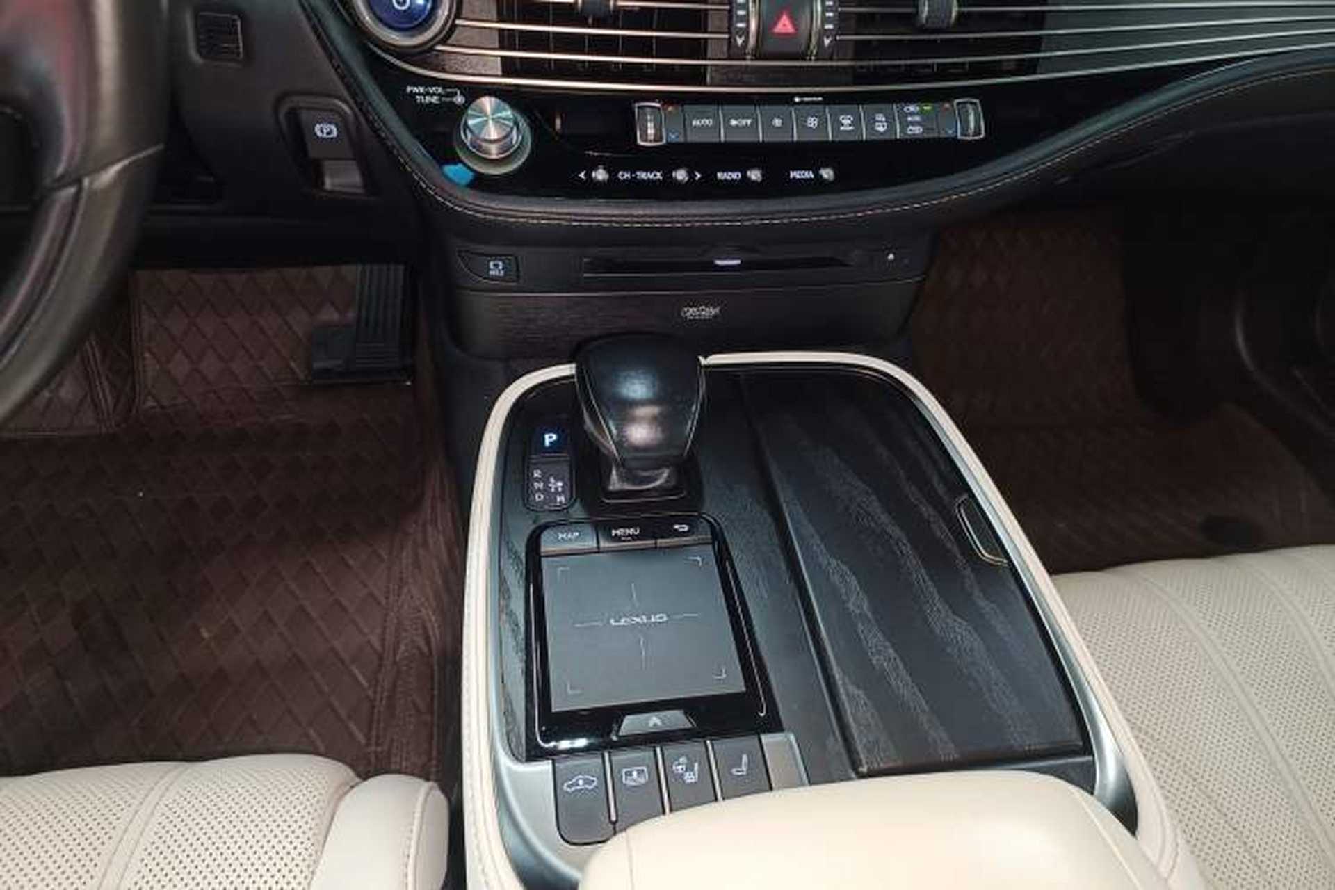 Used Lexus LS 2021 500h Executive Edition Gear Lever
