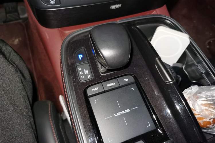 Used Lexus LS 2021 500h Executive Edition Gear Lever