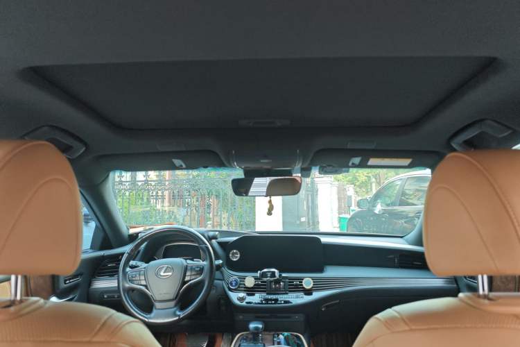 Used Lexus LS 2021 500h Excellence Edition Headliner