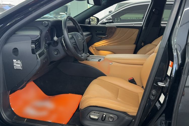 Used Lexus LS 2021 500h Excellence Edition Interior 1