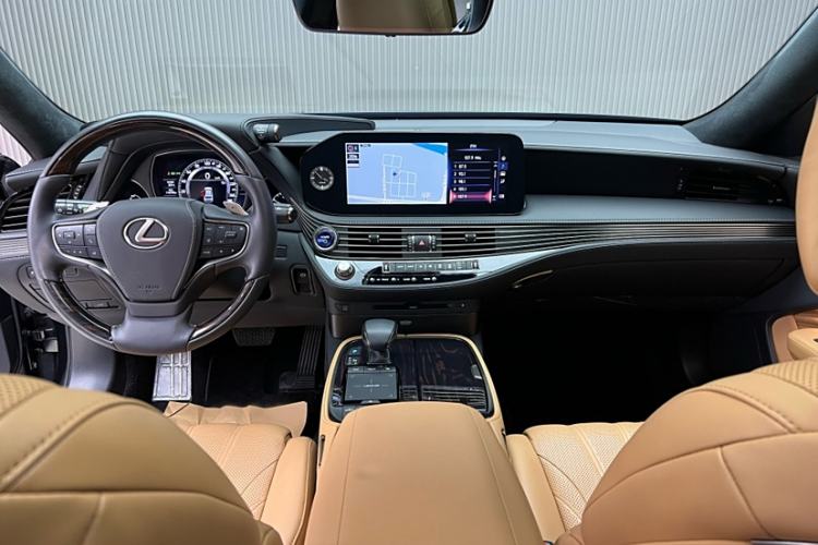 Used Lexus LS 2021 500h Luxury Edition Interior 1