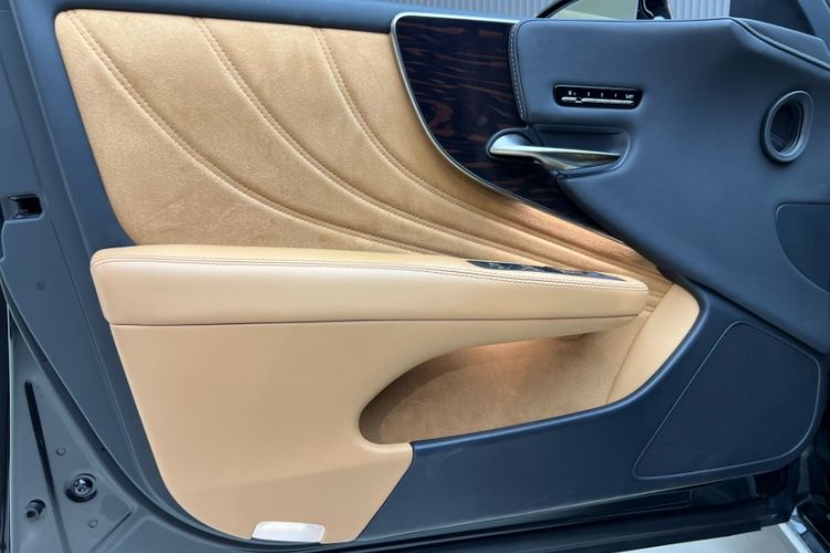 Used Lexus LS 2021 500h Luxury Edition Interior 12