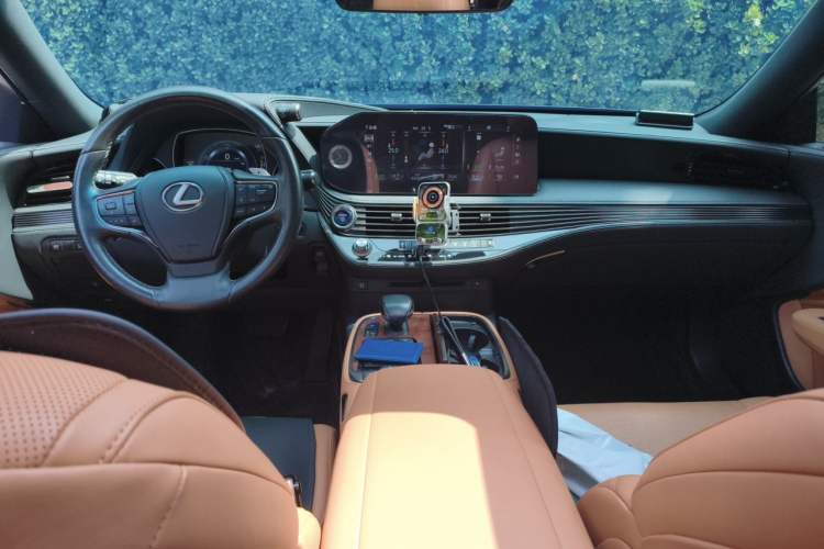 Used Lexus LS 2021 500h Excellence Edition Interior 2