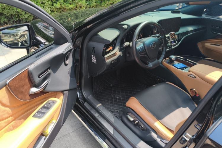 Used Lexus LS 2021 500h Excellence Edition Interior 3