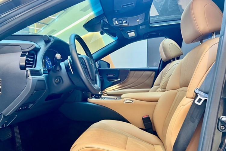 Used Lexus LS 2021 500h Excellence Edition Interior 3