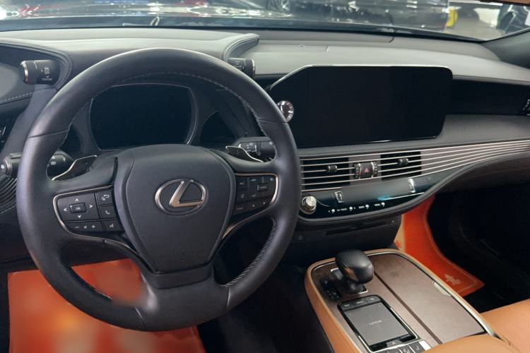 Used Lexus LS 2021 500h Excellence Edition Interior 5