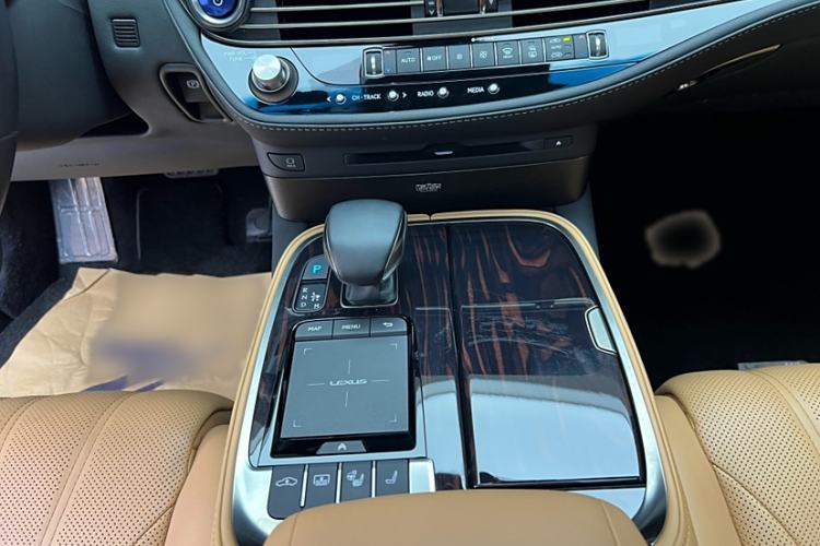 Used Lexus LS 2021 500h Luxury Edition Interior 5