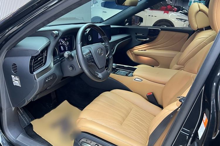 Used Lexus LS 2021 500h Luxury Edition Interior 7