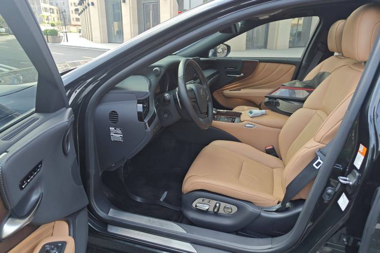 Used Lexus LS 2021 500h Excellence Edition Left Front Seat