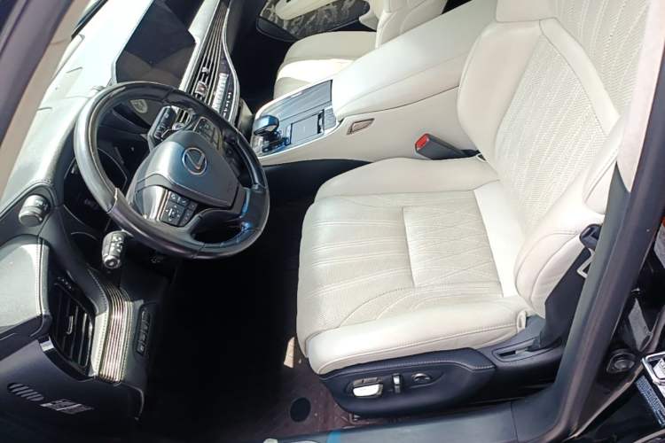 Used Lexus LS 2021 500h Executive Edition Left Front Seat