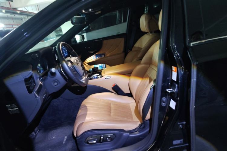 Used Lexus LS 2021 500h Luxury Edition Left Front Seat