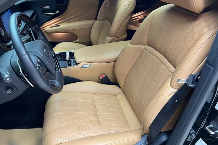 Used Lexus LS 2021 500h Luxury Edition Left Front Seat