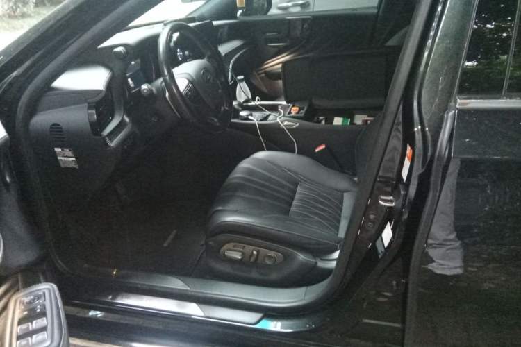Used Lexus LS 2021 500h Luxury Edition Left Front Seat