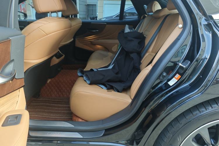Used Lexus LS 2021 500h Excellence Edition Left Rear Seat