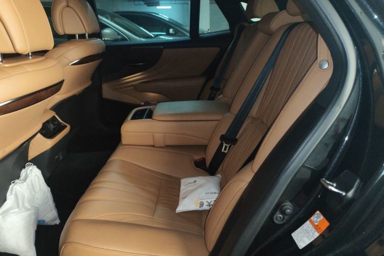 Used Lexus LS 2021 500h Excellence Edition Left Rear Seat