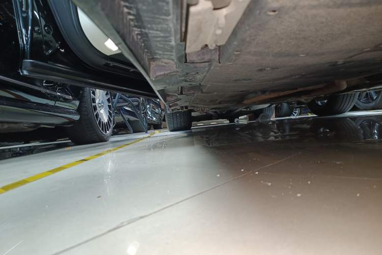 Used Lexus LS 2021 500h Executive Edition Left Side Sill