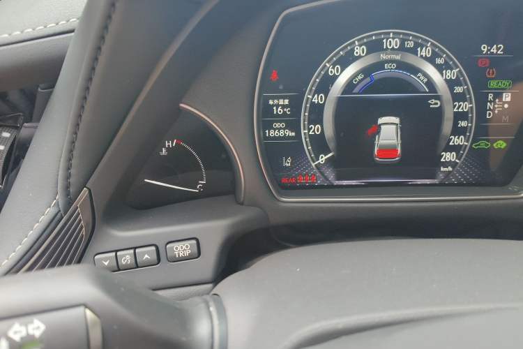 Used Lexus LS 2021 500h Excellence Edition Odometer Close Up