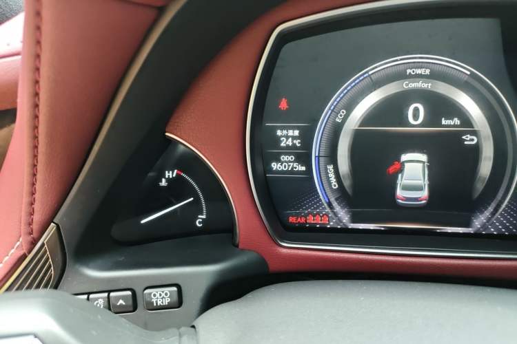 Used Lexus LS 2021 500h Executive Edition Odometer Close Up