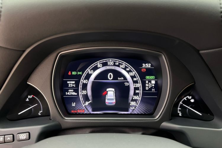 Used Lexus LS 2021 500h Luxury Edition Odometer Close Up