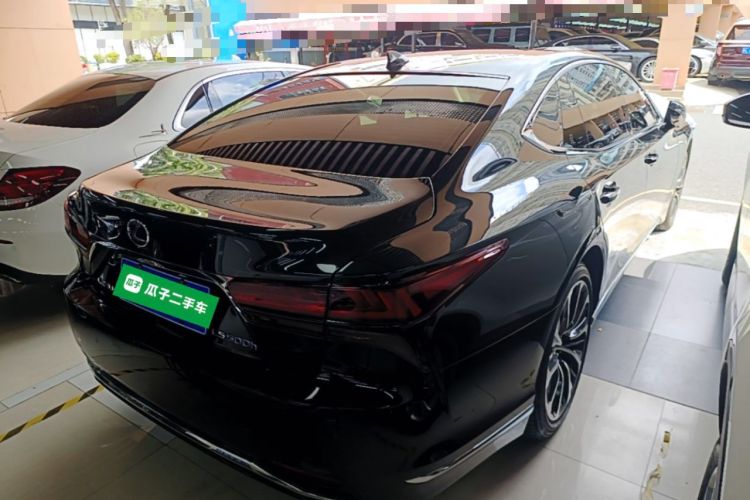Used Lexus LS 2021 500h Executive Edition Rear Right 45 Deg