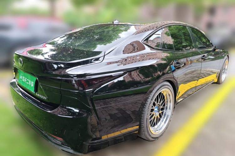 Used Lexus LS 2021 500h Executive Edition Rear Right 45 Deg
