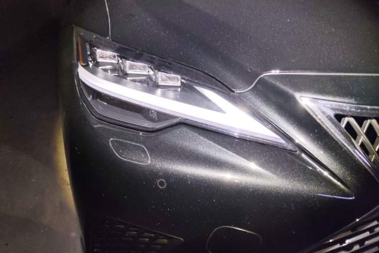 Used Lexus LS 2021 500h Executive Edition Right Front Headlight