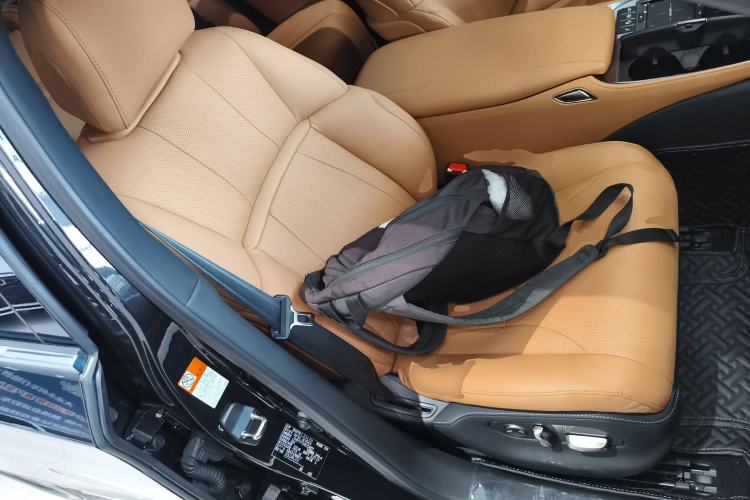 Used Lexus LS 2021 500h Excellence Edition Right Front Seat