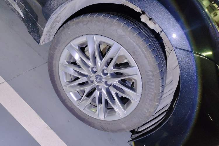 Used Lexus LS 2021 500h Luxury Edition Right Front Wheel Hub