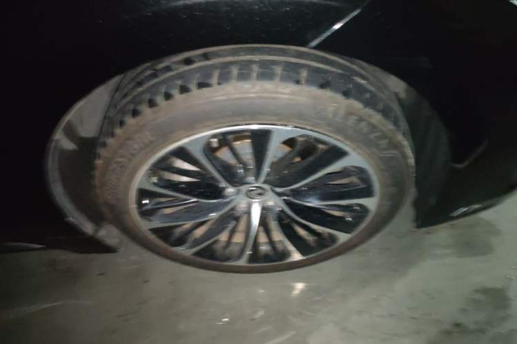 Used Lexus LS 2021 500h Executive Edition Right Front Wheel Hub
