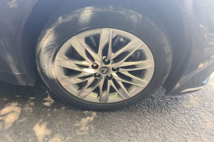 Used Lexus LS 2021 500h Luxury Edition Right Front Wheel Hub