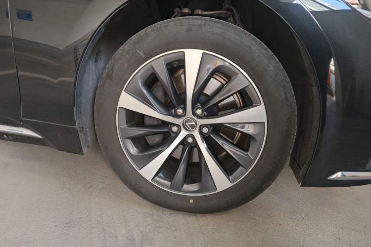 Used Lexus LS 2021 500h Excellence Edition Right Front Wheel Hub