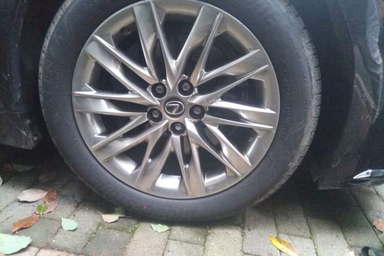 Used Lexus LS 2021 500h Luxury Edition Right Front Wheel Hub
