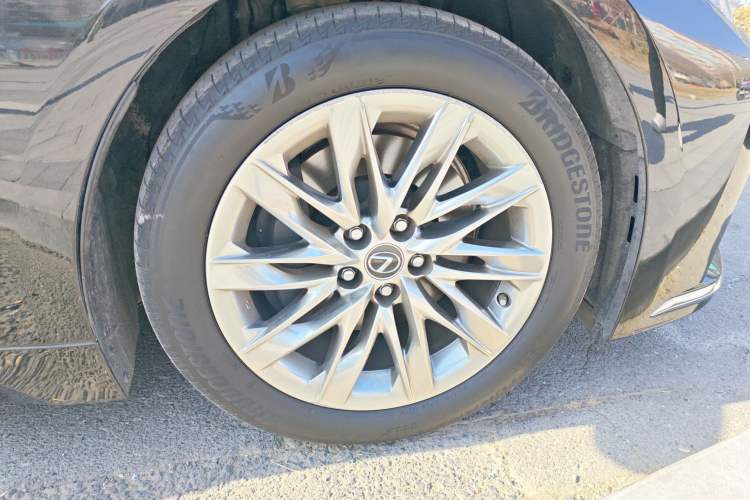 Used Lexus LS 2021 500h Luxury Edition Right Front Wheel Hub