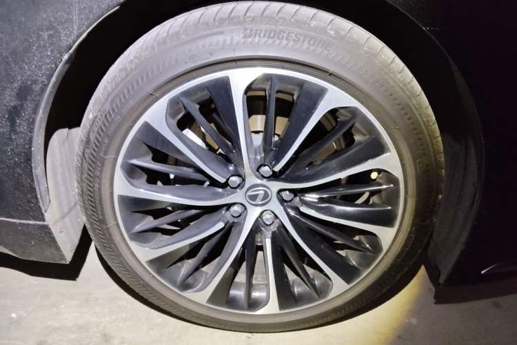 Used Lexus LS 2021 500h Executive Edition Right Front Wheel Hub