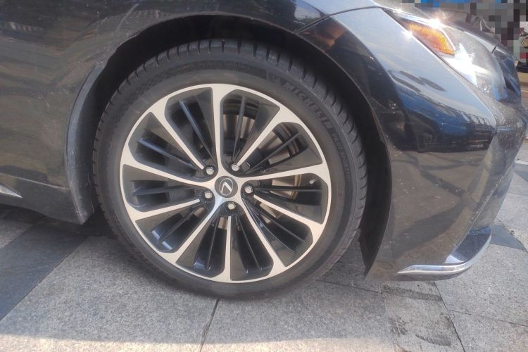 Used Lexus LS 2021 500h Zhenyue Edition Right Front Wheel Hub