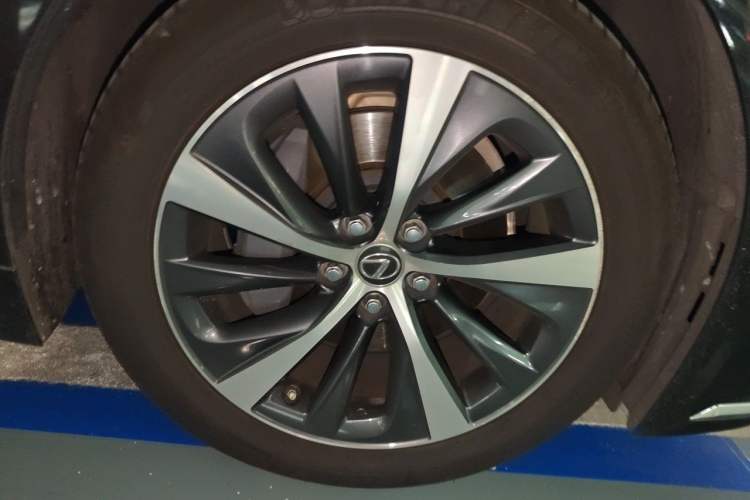 Used Lexus LS 2021 500h Zhenyue Edition Right Front Wheel Hub