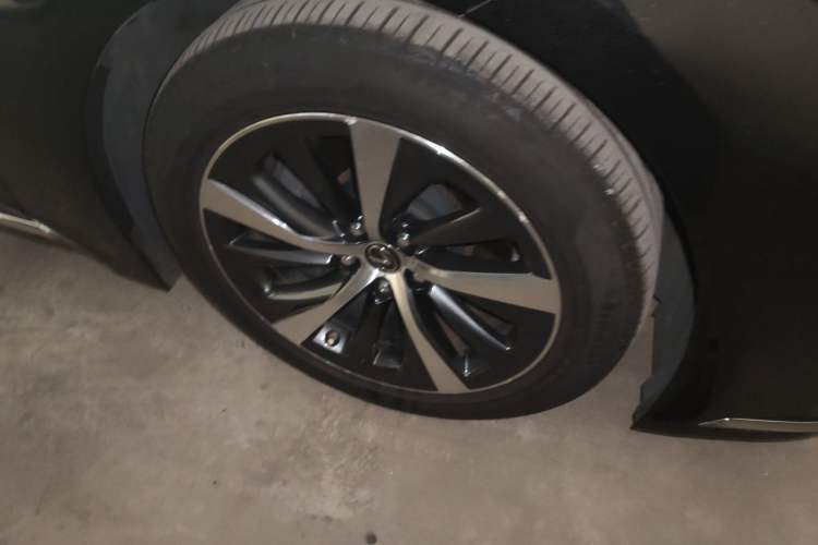 Used Lexus LS 2021 500h Excellence Edition Right Front Wheel Hub