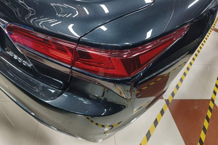 Used Lexus LS 2021 500h Executive Edition Right Rear Taillight