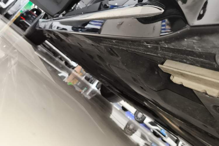 Used Lexus LS 2021 500h Excellence Edition Right Side Sill