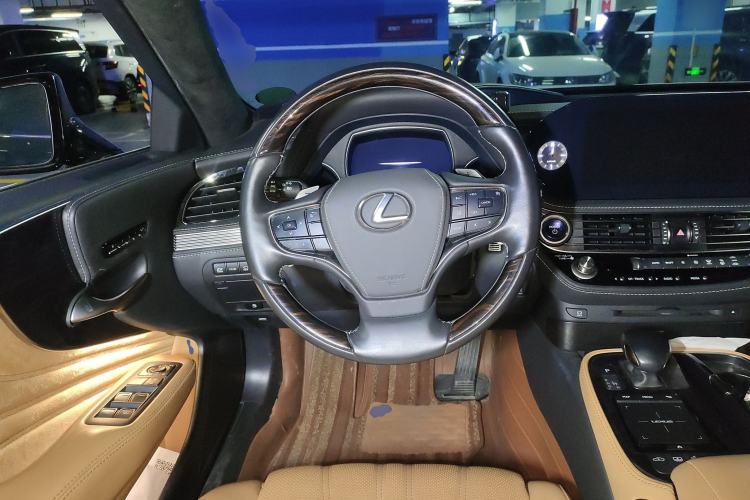 Used Lexus LS 2021 500h Luxury Edition Steering Wheel