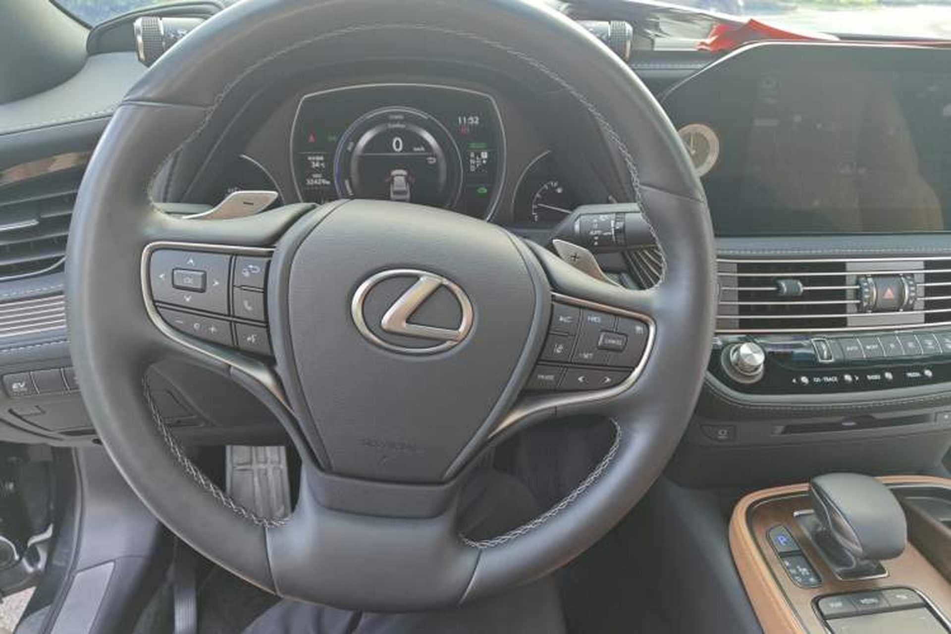 Used Lexus LS 2021 500h Excellence Edition Steering Wheel