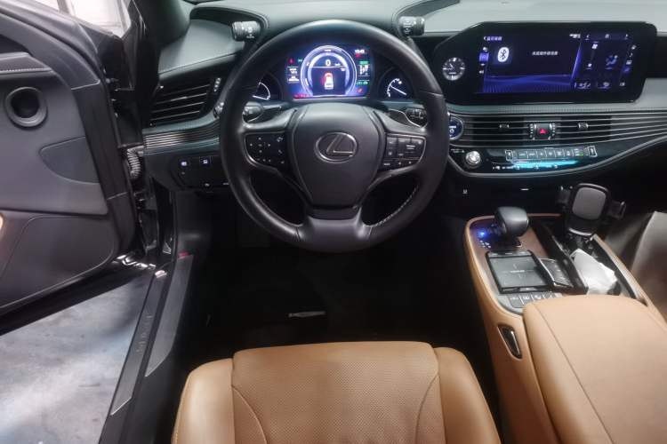 Used Lexus LS 2021 500h Excellence Edition Steering Wheel