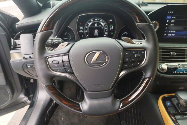Used Lexus LS 2021 500h Luxury Edition Steering Wheel