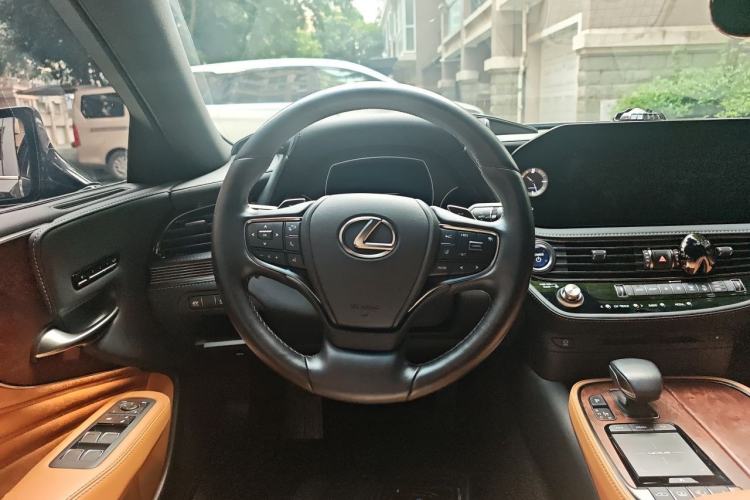 Used Lexus LS 2021 500h Excellence Edition Steering Wheel
