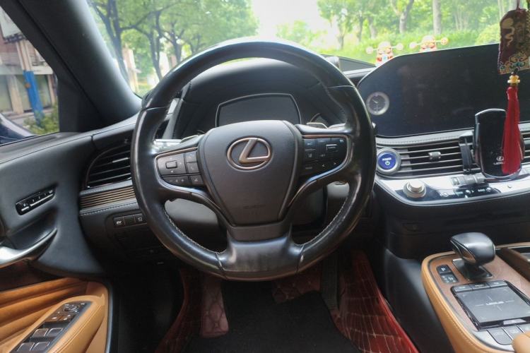 Used Lexus LS 2021 500h Excellence Edition Steering Wheel