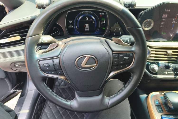 Used Lexus LS 2021 500h Excellence Edition Steering Wheel