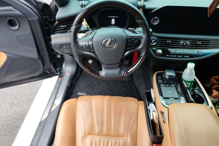 Used Lexus LS 2021 500h Luxury Edition Steering Wheel