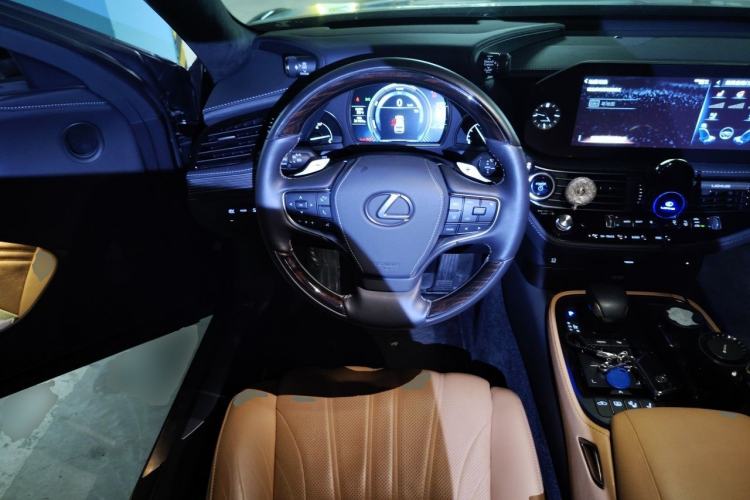 Used Lexus LS 2021 500h Luxury Edition Steering Wheel