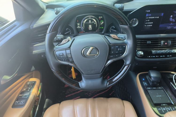 Used Lexus LS 2021 500h Luxury Edition Steering Wheel