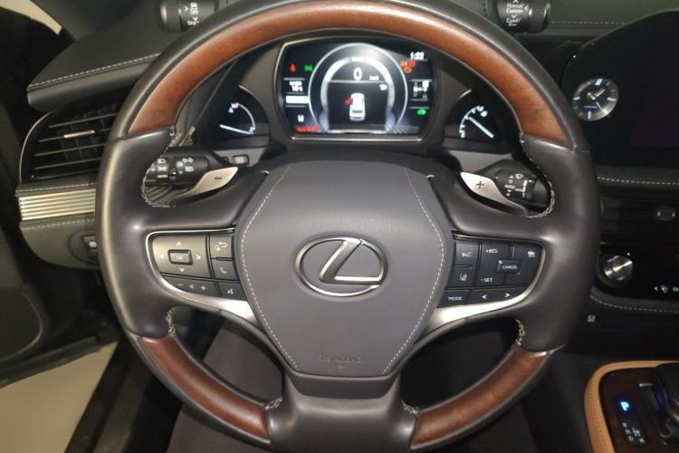Used Lexus LS 2021 500h Excellence Edition Steering Wheel